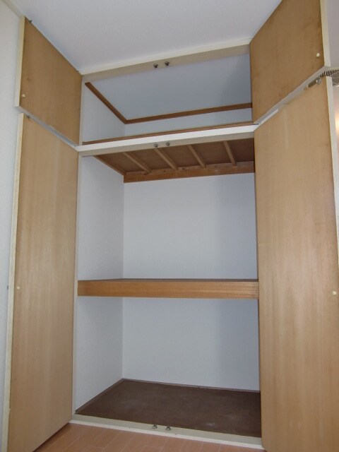 物件内観写真12　(収納)