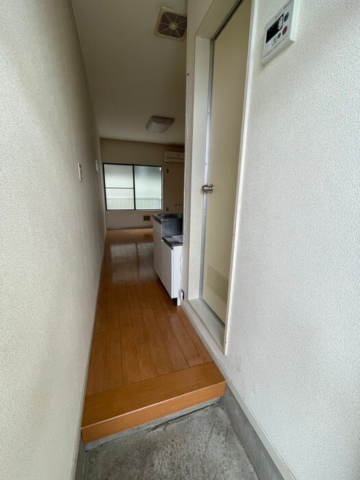 物件内観写真16　(玄関)