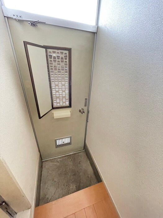 物件内観写真18　(玄関)