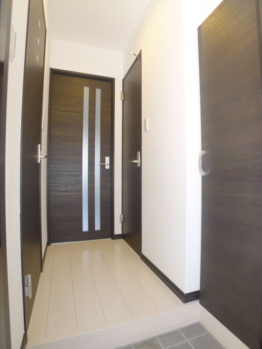 物件内観写真16　(廊下)