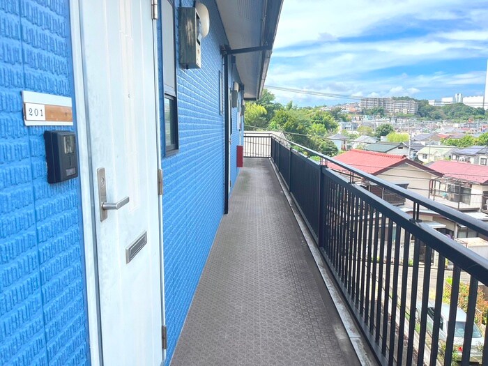 物件外観写真3　(エントランス部分)