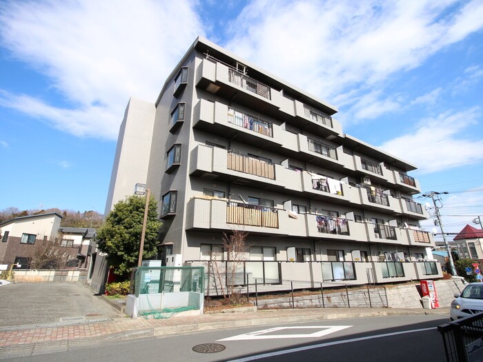 物件外観写真4　(エントランス部分)