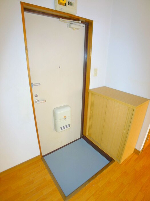 物件内観写真16　(玄関)