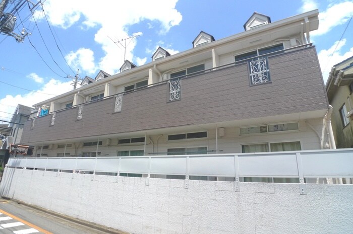 レオパレス西浦和第３の物件外観写真