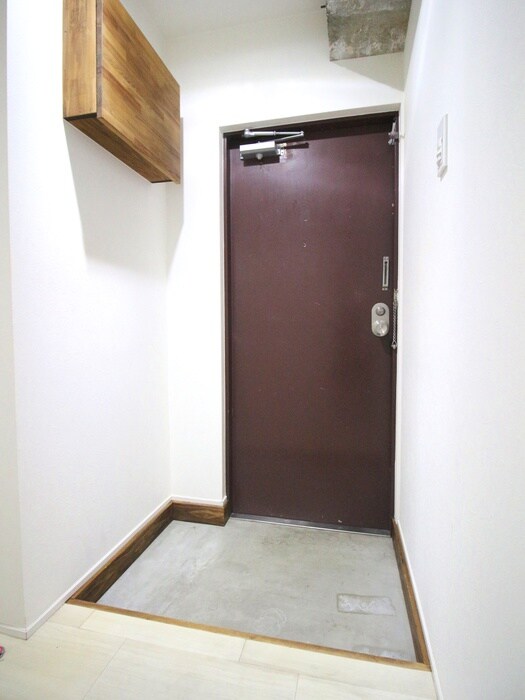 物件内観写真18　(玄関)