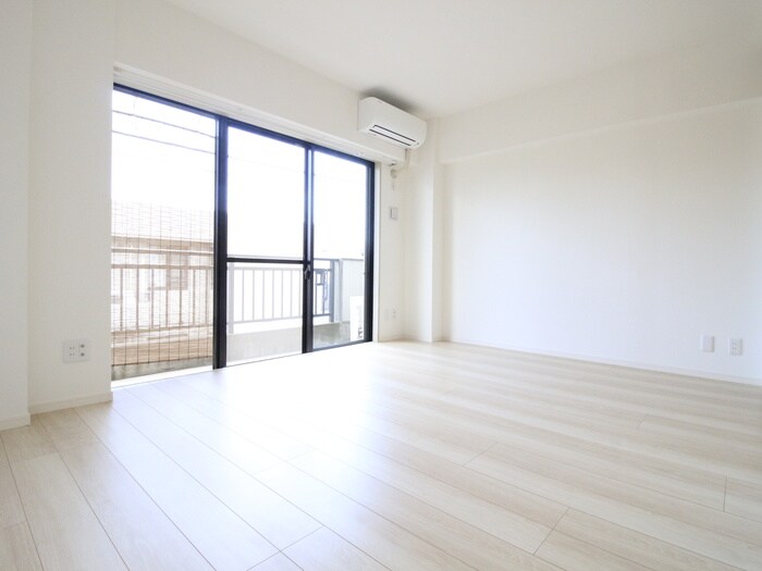 物件内観写真3　(居室)