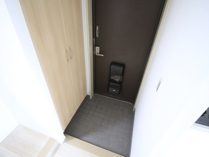 物件内観写真11　(玄関)