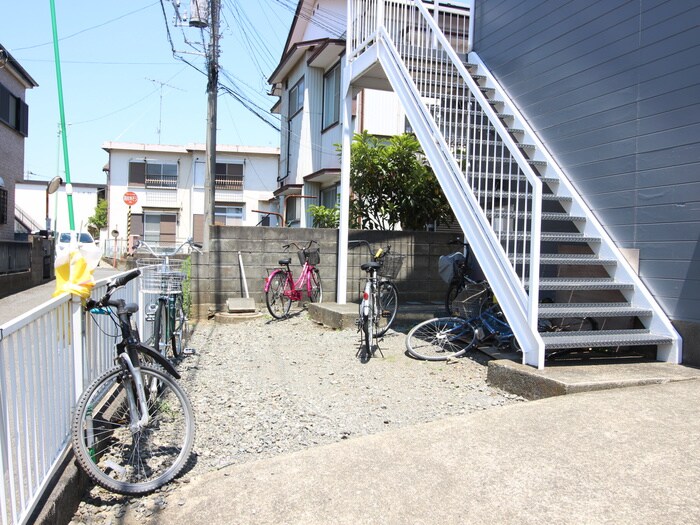 物件外観写真3　(エントランス部分)