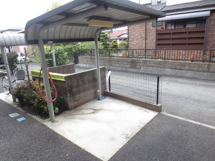 物件外観写真4　(駐輪場)