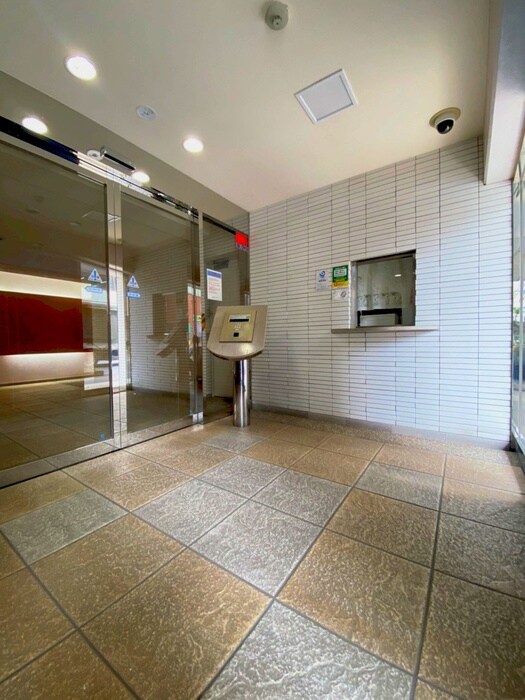 物件外観写真4　(エントランス部分)