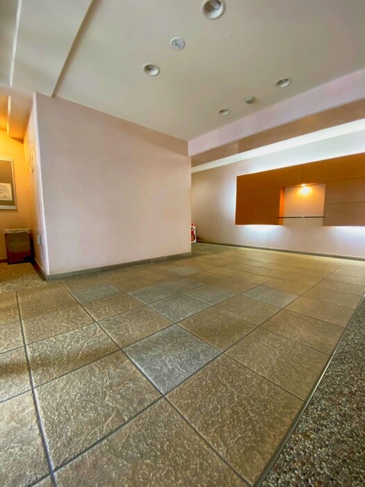 物件外観写真5　(エントランス部分)