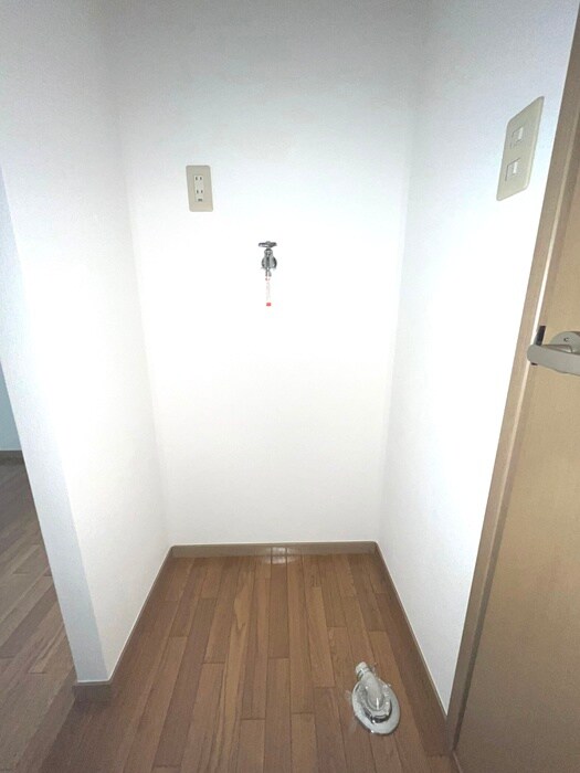 物件内観写真19　(洗濯機置場)