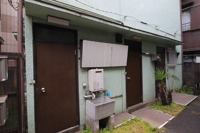 物件外観写真4　(エントランス部分)