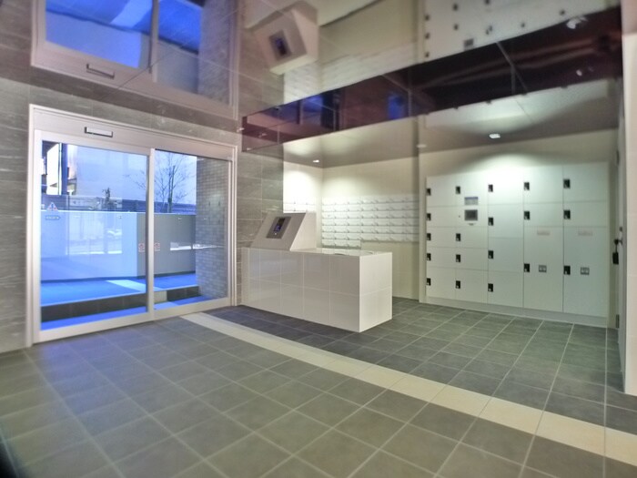 物件外観写真3　(エントランス部分)