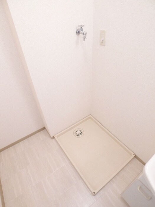 物件内観写真18　(洗濯機置場)