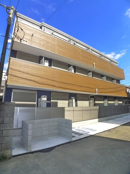 物件外観写真4　(建築中)