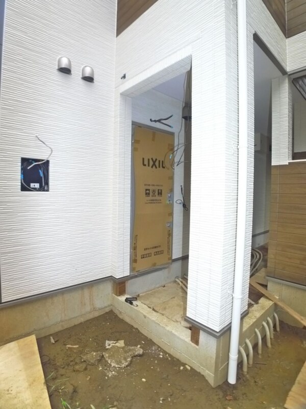 建築中