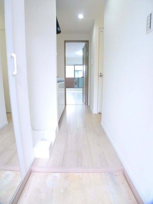 物件内観写真16　(玄関)