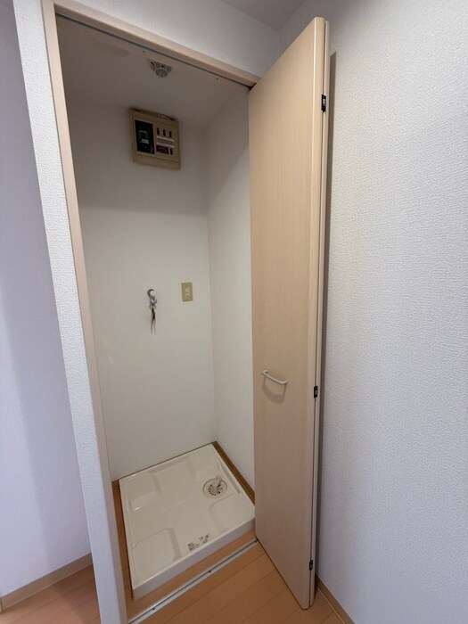 物件内観写真13　(洗濯機置場)