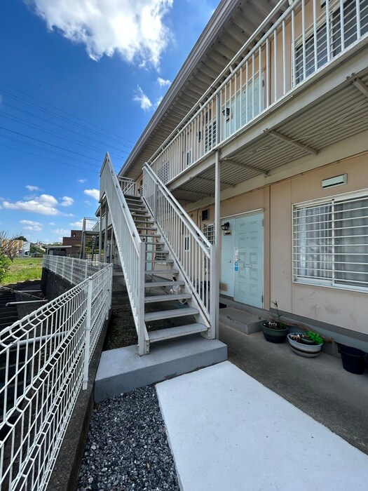 物件外観写真5　(エントランス部分)