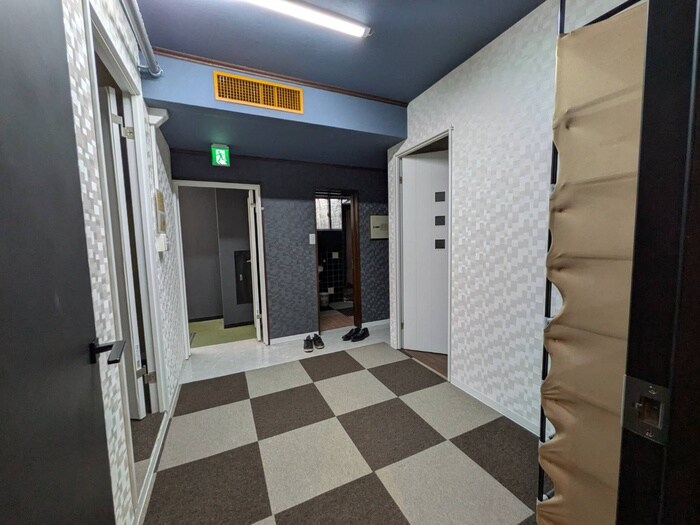 物件内観写真7　(玄関)