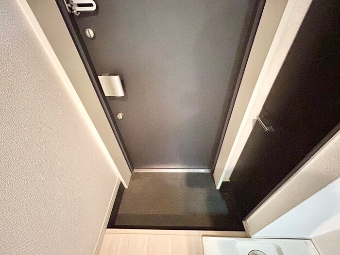 物件内観写真14　(玄関)