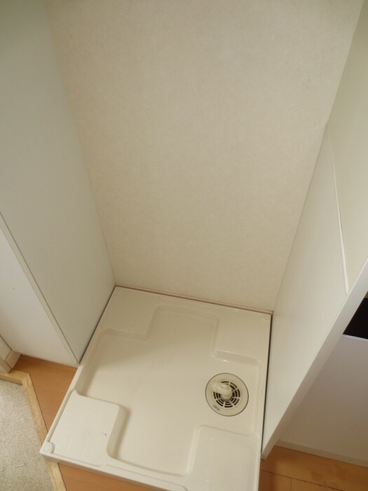 物件内観写真13　(洗濯機置場)