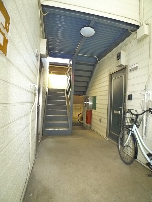 物件外観写真5　(エントランス部分)