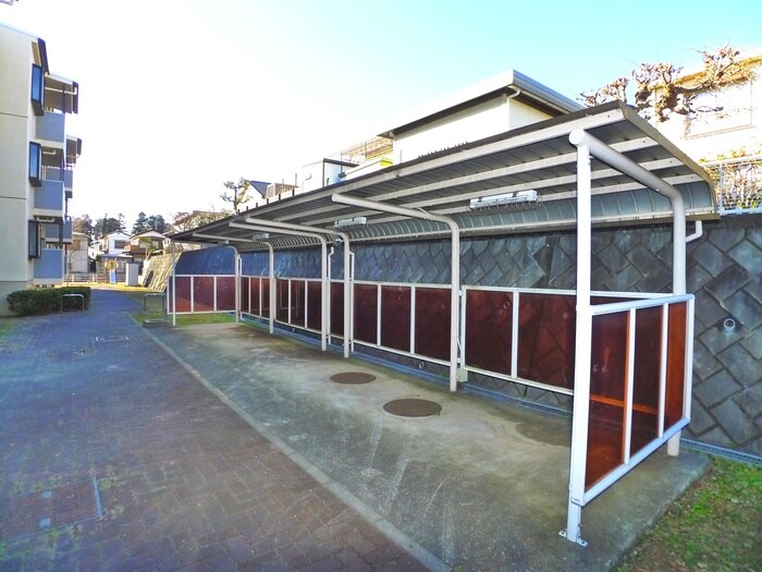 物件外観写真5　(駐輪場)