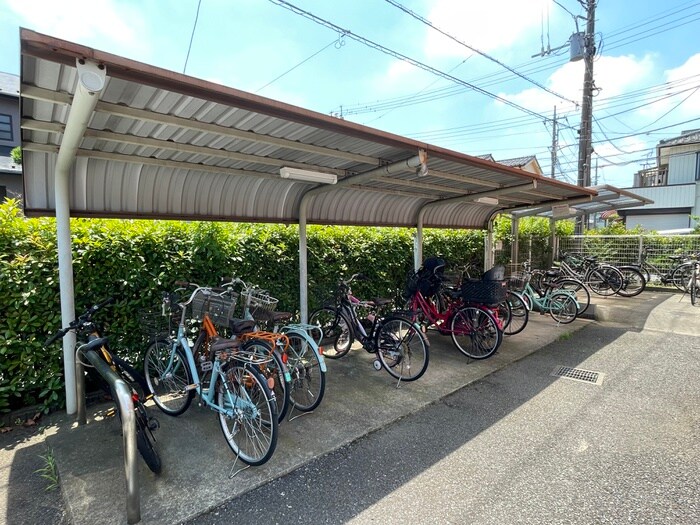 物件外観写真3　(駐輪場)
