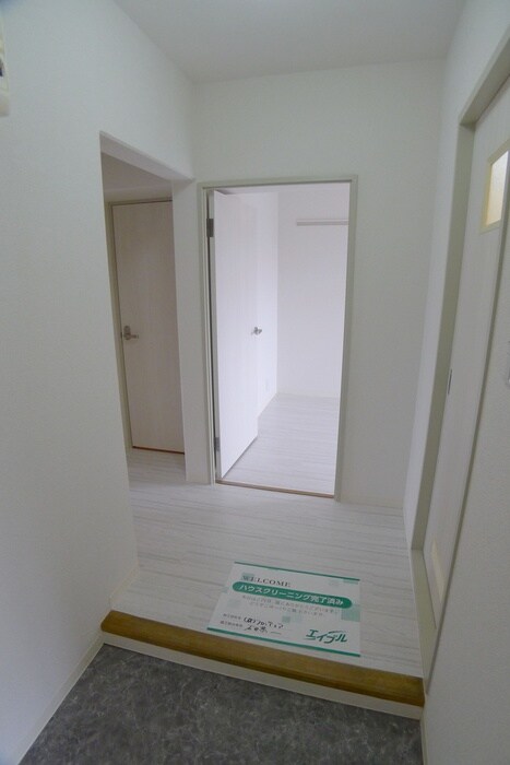 物件内観写真19　(玄関)