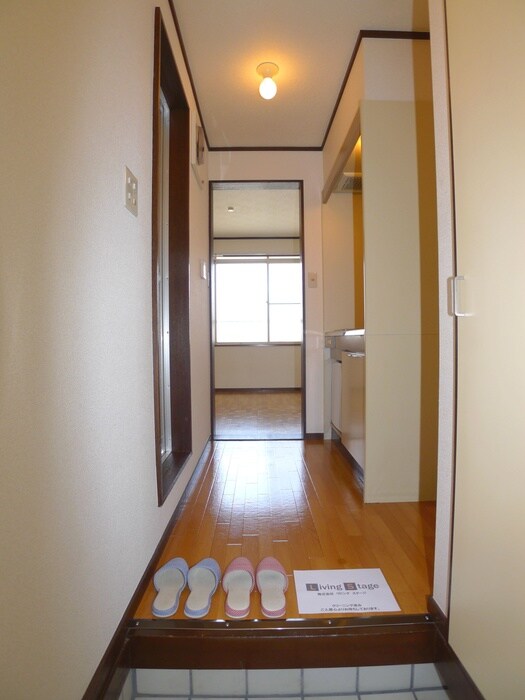 物件内観写真7　(玄関)