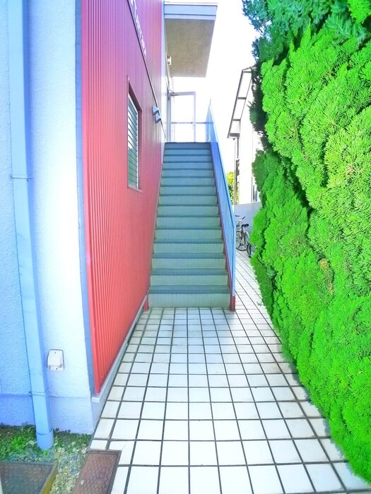 物件外観写真4　(エントランス部分)