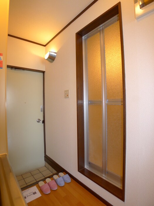 物件内観写真17　(玄関)