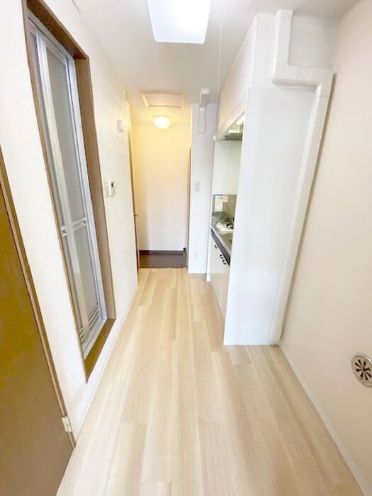 物件内観写真11　(廊下)