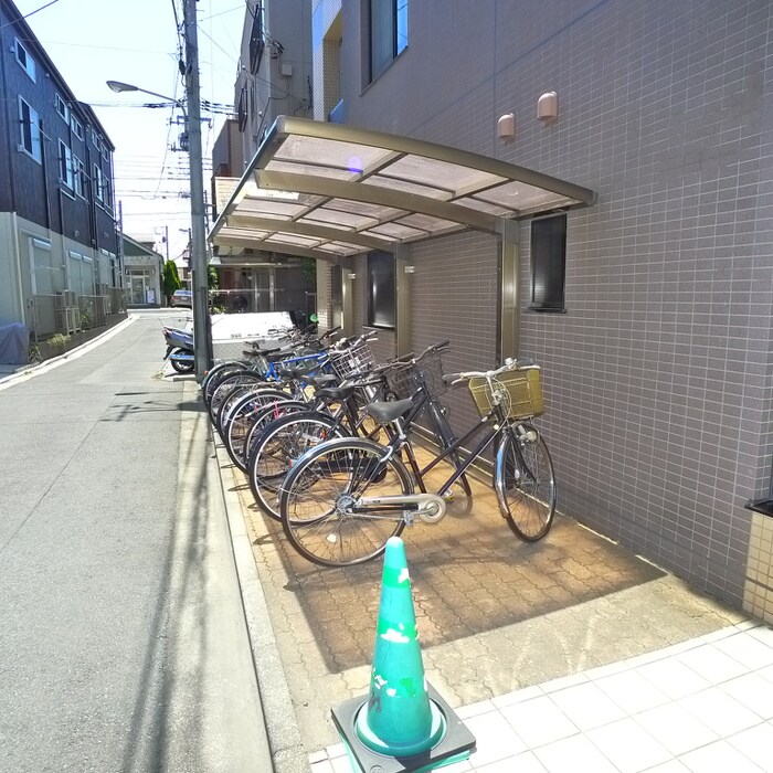 物件外観写真4　(駐車場)