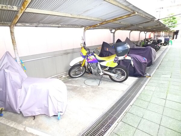 バイク置き場
