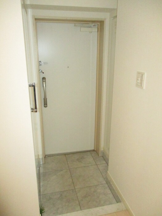 物件内観写真17　(玄関)