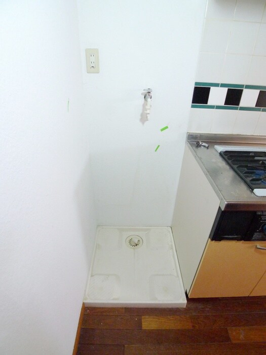 物件内観写真12　(洗濯機置場)