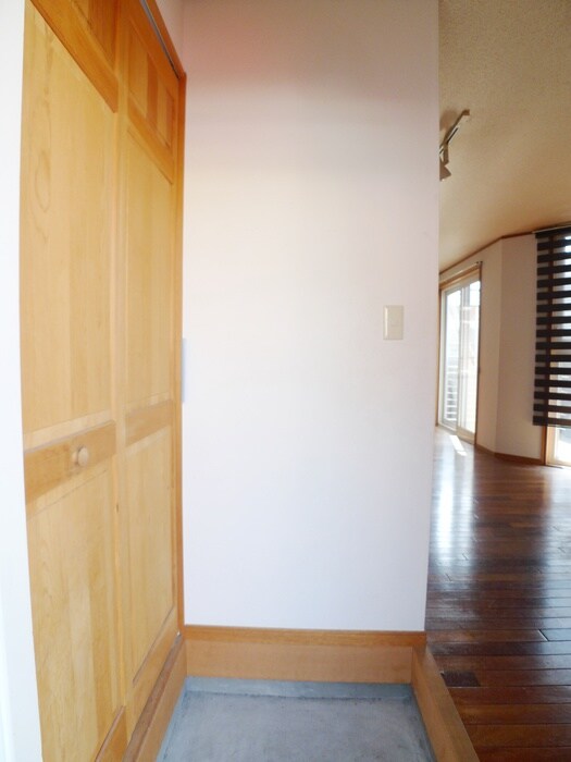 物件内観写真14　(玄関)