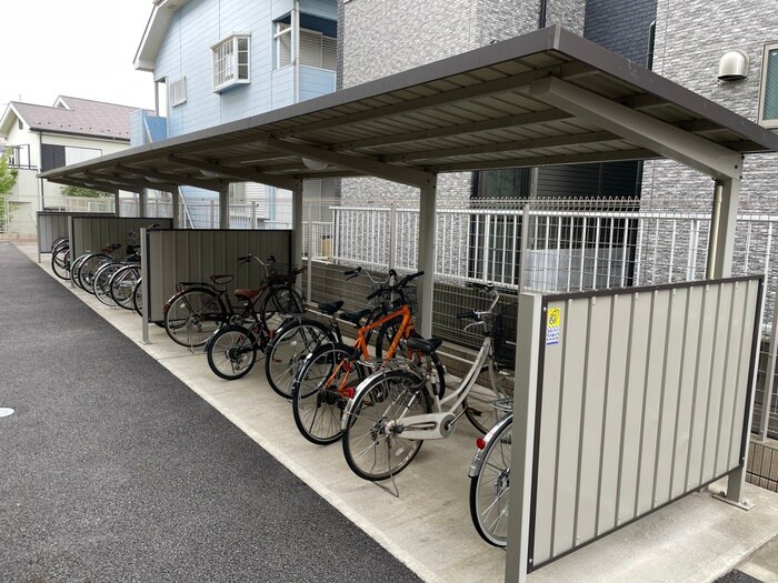 物件外観写真2　(駐輪場)