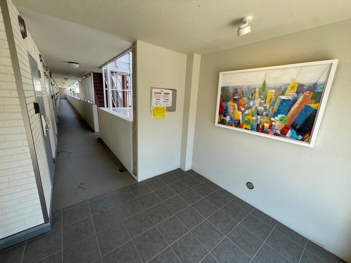 物件外観写真3　(エントランス部分)