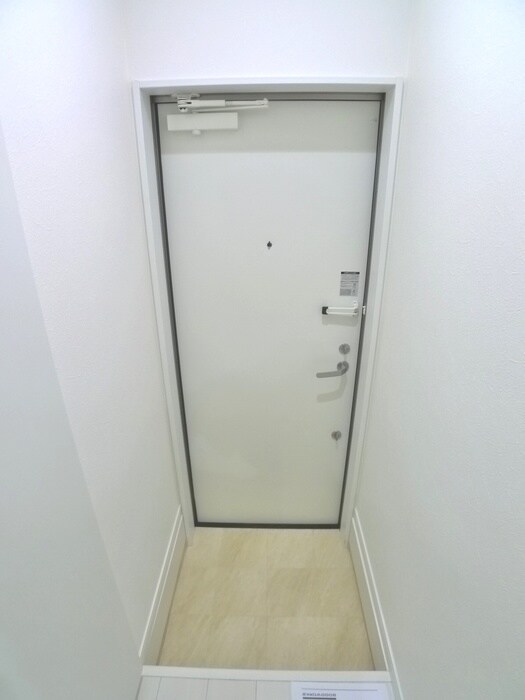 物件内観写真13　(玄関)