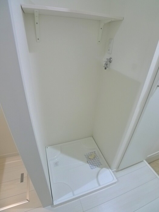 物件内観写真15　(洗濯機置場)