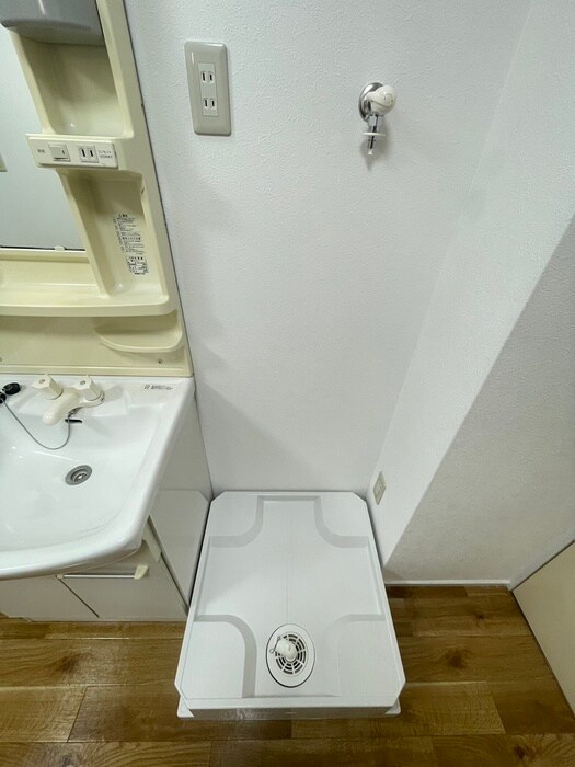 物件内観写真13　(洗濯機置場)