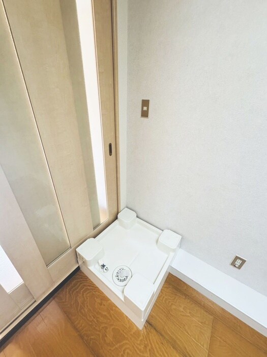 物件内観写真17　(洗濯機置場)