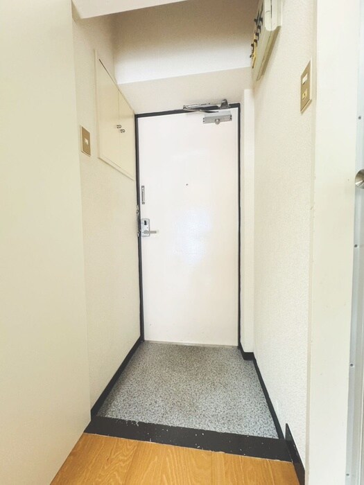 物件内観写真18　(玄関)