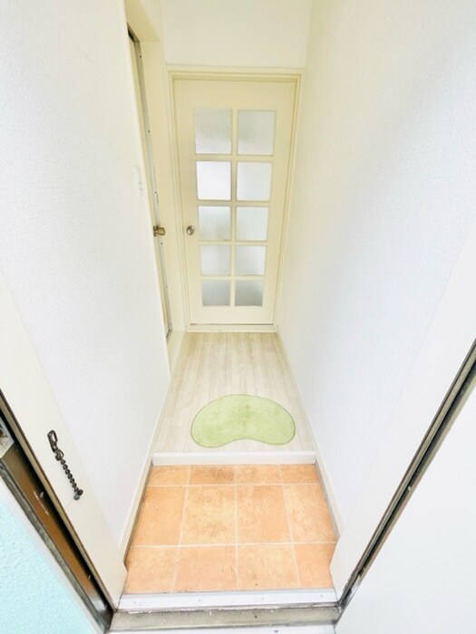 物件内観写真7　(玄関)