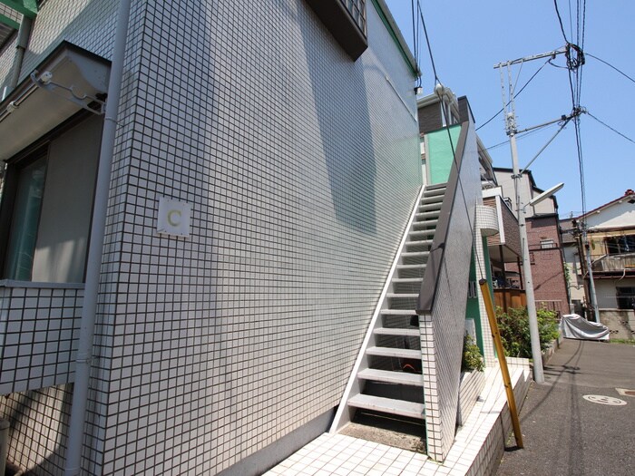 物件外観写真6　(エントランス部分)