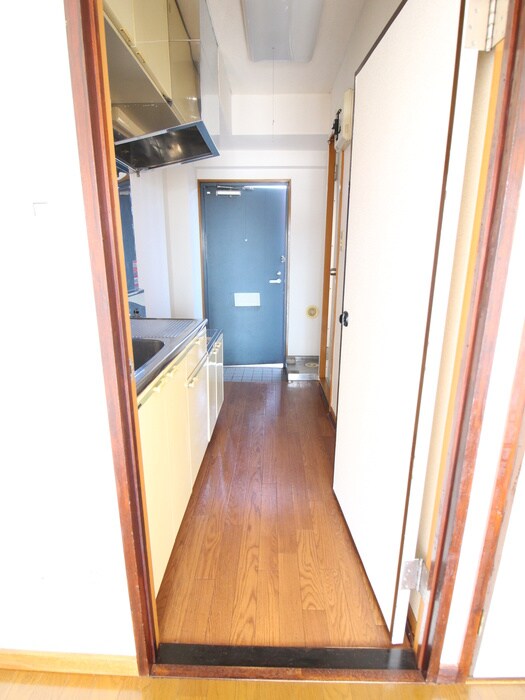 物件内観写真11　(廊下)